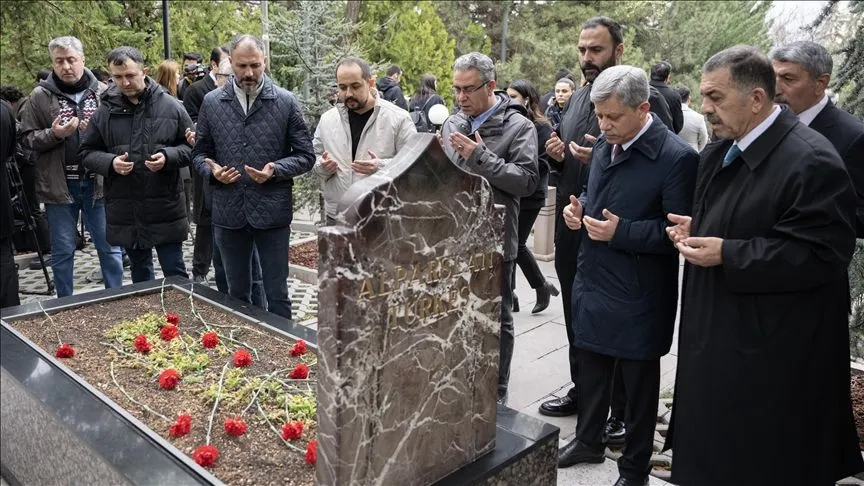 Alparslan Türkeş vefatının 28. yılında kabri başında anıldı