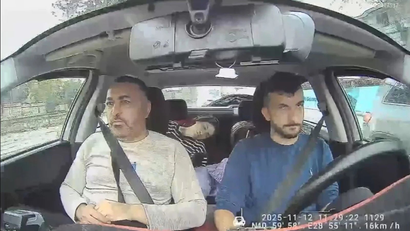 Böcek ailesi hastaneye böyle gitmiş! Taksideki anları ortaya çıktı