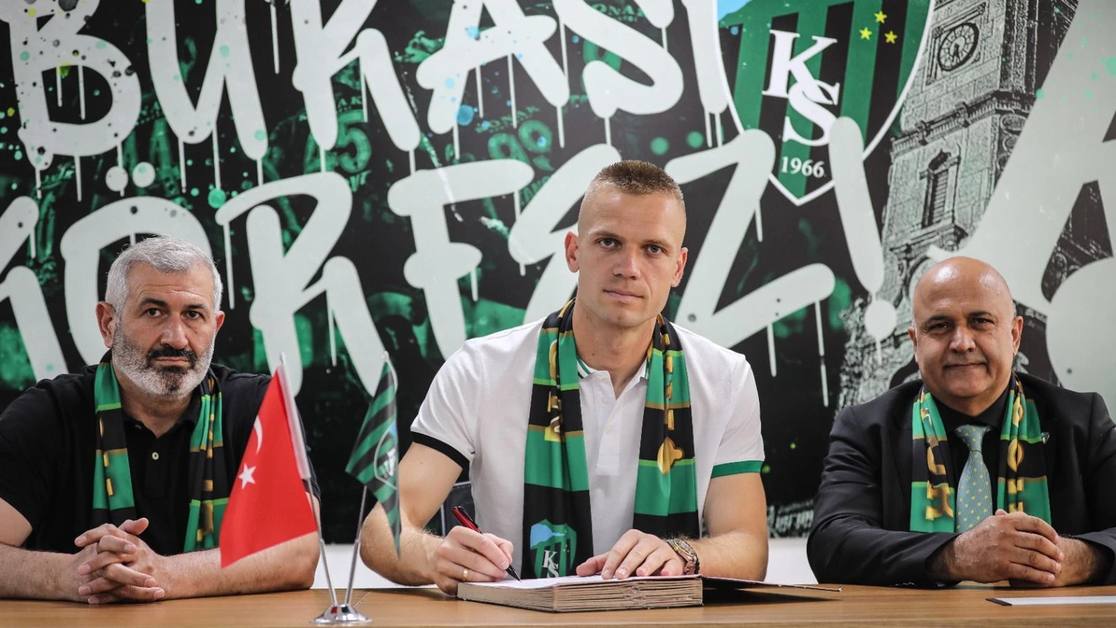 Kocaelispor, Jovanovic ile 2 yıllık sözleşme imzaladı
