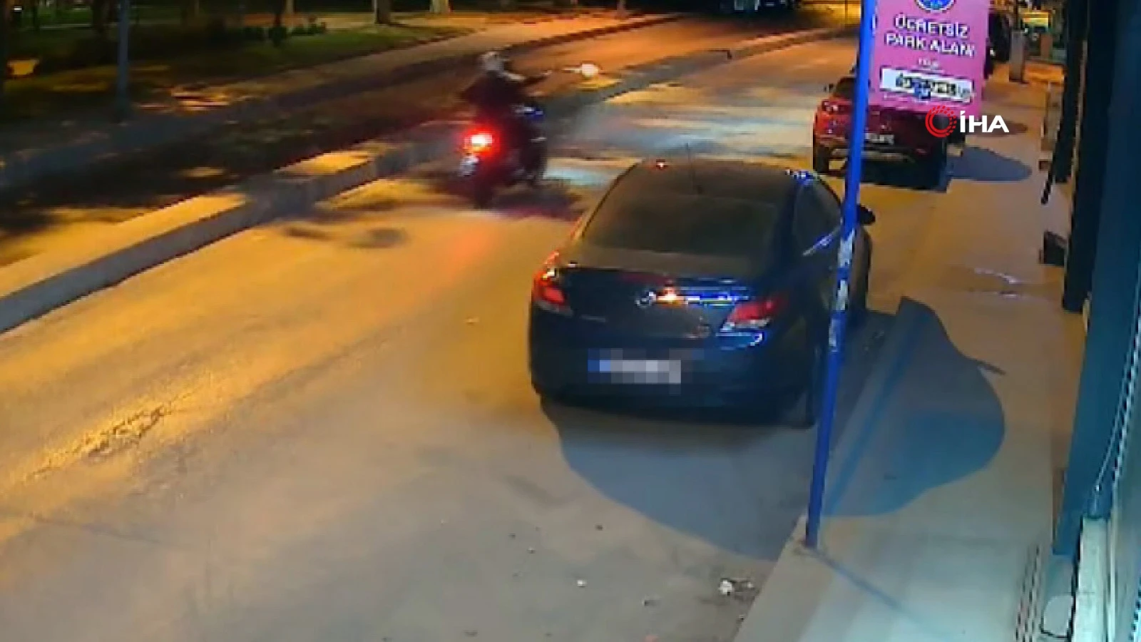 Mobilyacıda motosikletli dehşeti! Kurşun yağdırdılar