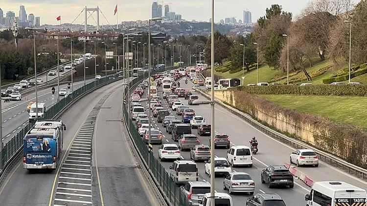 İstanbul'da iftar öncesi trafik yoğunluğu yüzde 85'e çıktı