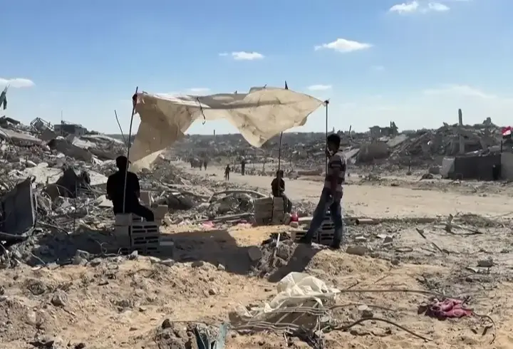 Enkaza dönen Gazze yeniden doğuyor!