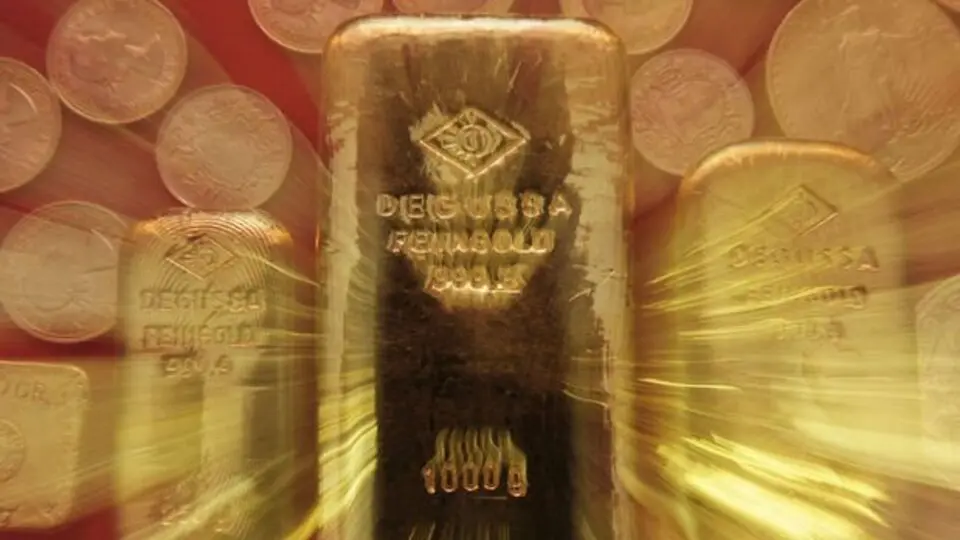 Altın ticaret geriliminin azalmasına rağmen yükseldi