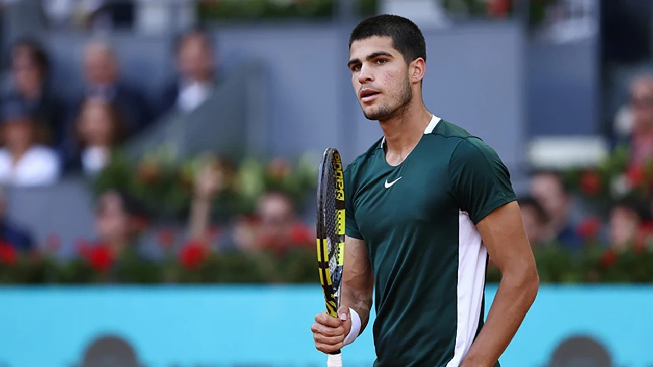 ATP Finalleri'nde Alcaraz, Musetti'yi yenerek 3'te 3 yaptı
