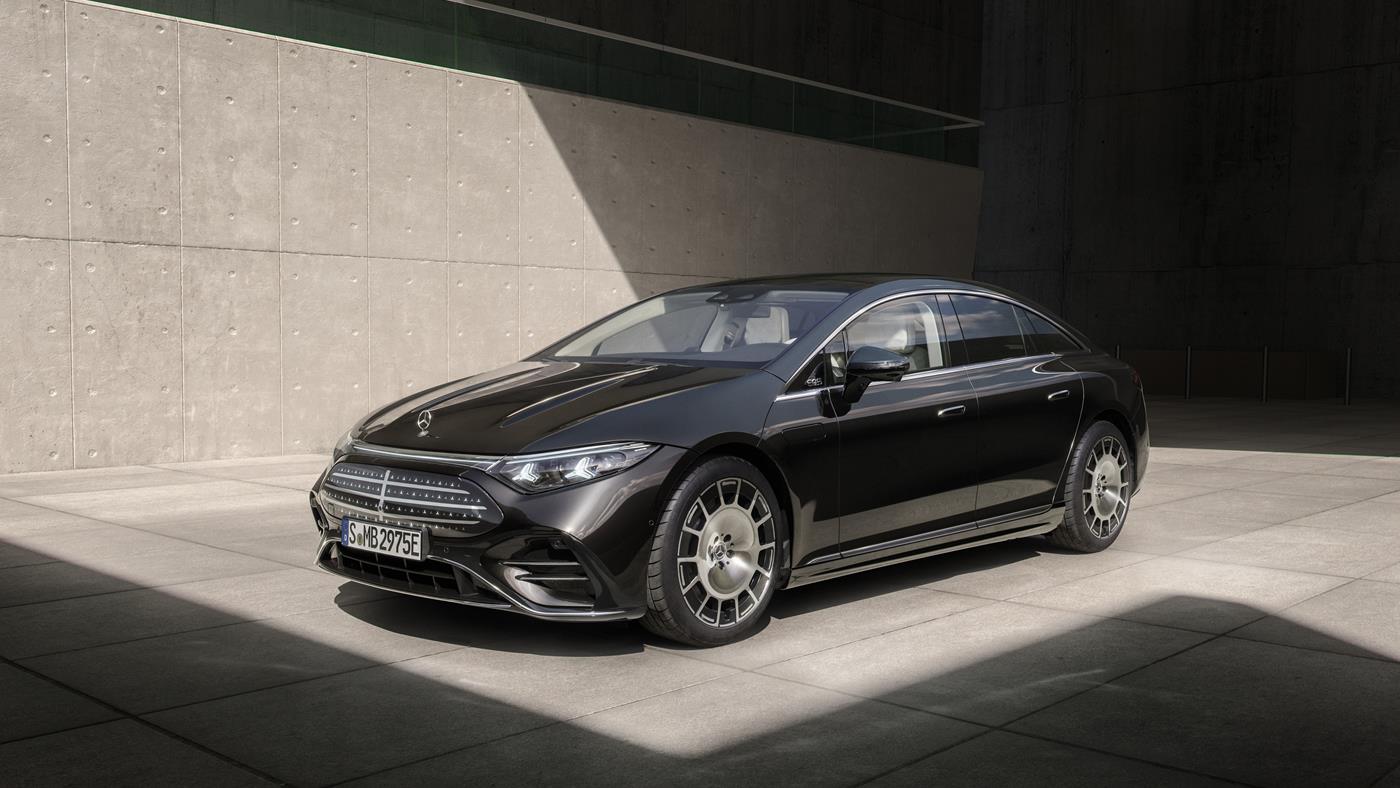 Yeni Mercedes-Benz EQS tanıtıldı: 800V mimari, 926 km menzil