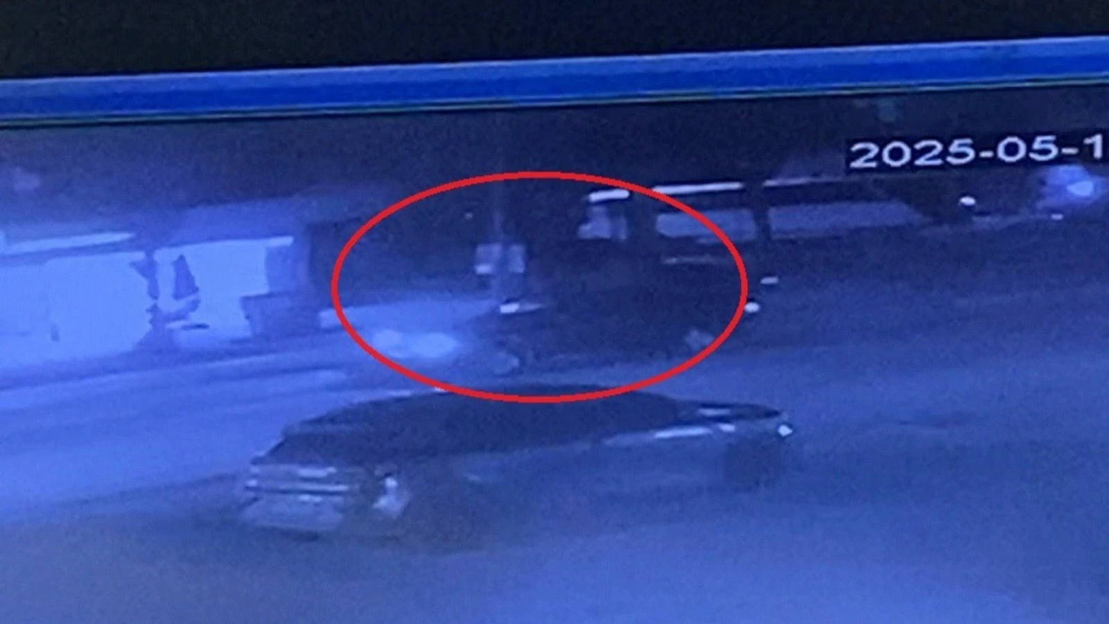 Bursa'da otomobil aydınlatma direğine çarptı: İki yaralı