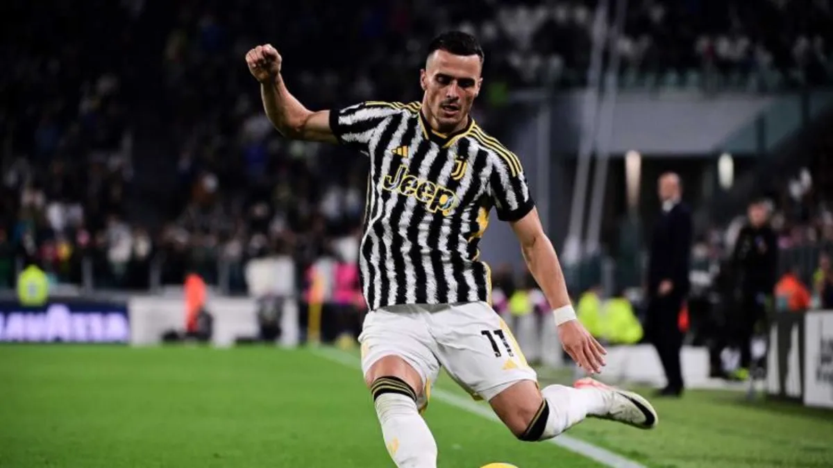 Fenerbahçe eski oyuncusu Filip Kostic'le ilgileniyor! Transferde Mourinho detayı...
