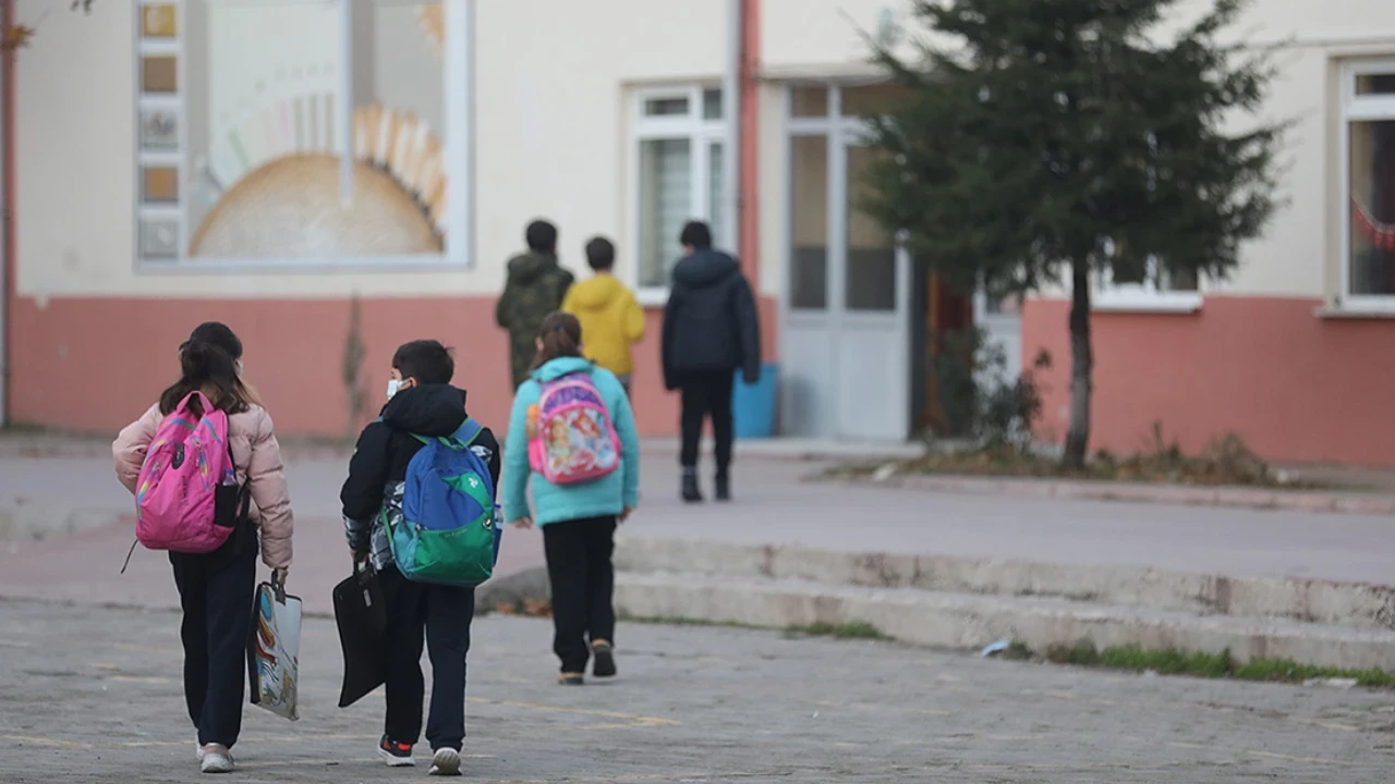 Okullar ne zaman kapanacak? 15 tatil ne zaman başlıyor?