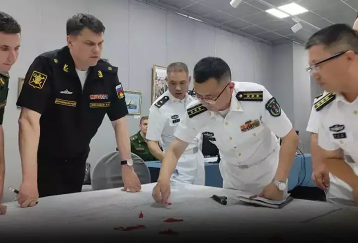 'Sembolik iş birliklerinin ötesinde...' Rusya ve Çin'den gözdağı: Denizaltı ve uçaklar denize açıldı