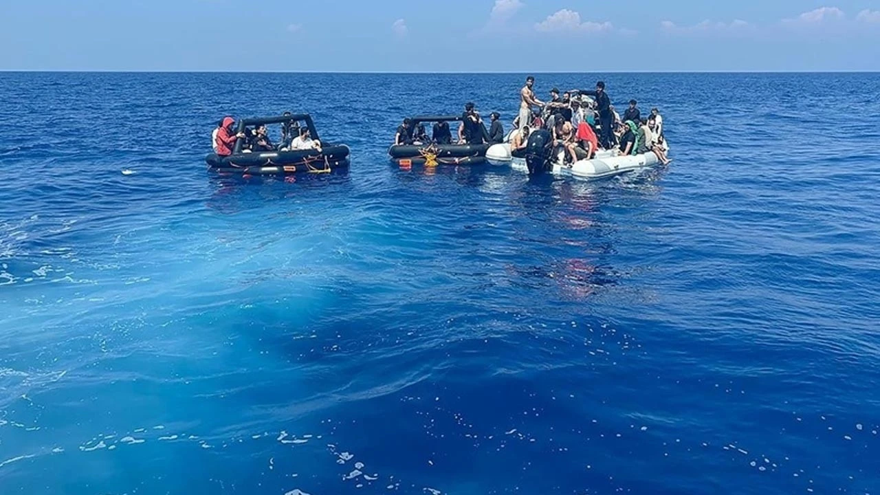 Marmaris açıklarında 56 düzensiz göçmen yakalandı
