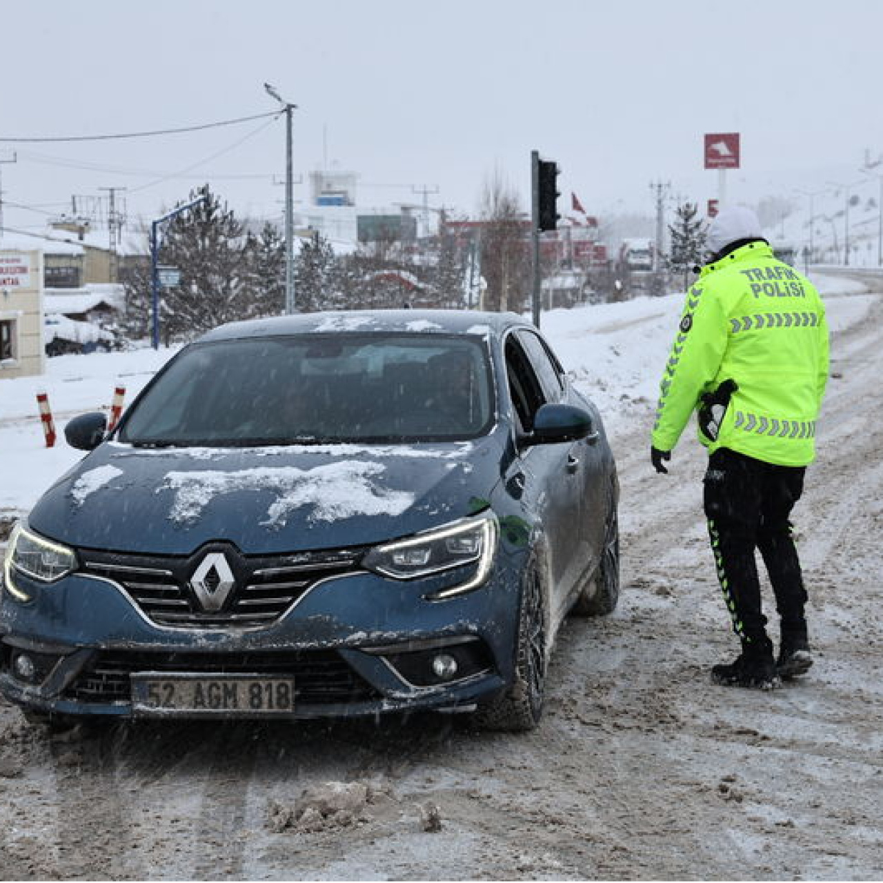 Çığ düştü! Bayburt-Erzurum yolu kapandı!