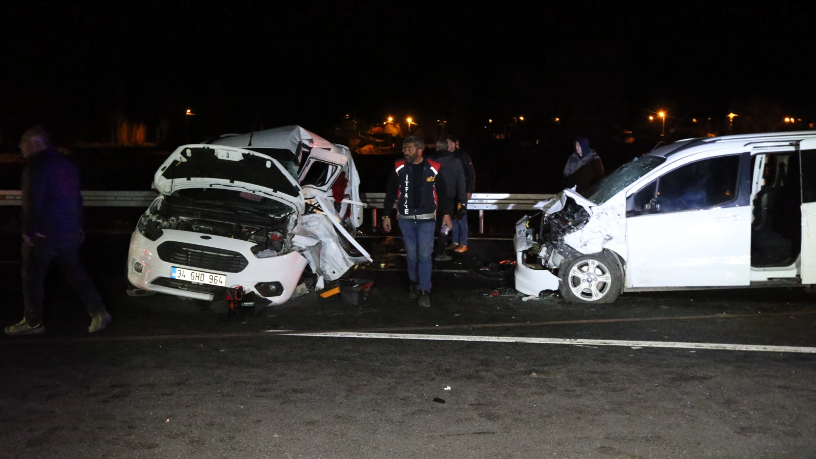 Kars'ta korkunç kaza: 2 kişi öldü, 5 kişi ağır yaralandı