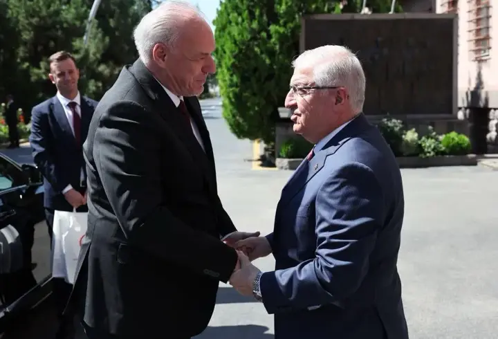 Bakan Güler, Kosova Bölgesel Kalkınma Bakanı Damka ile görüştü