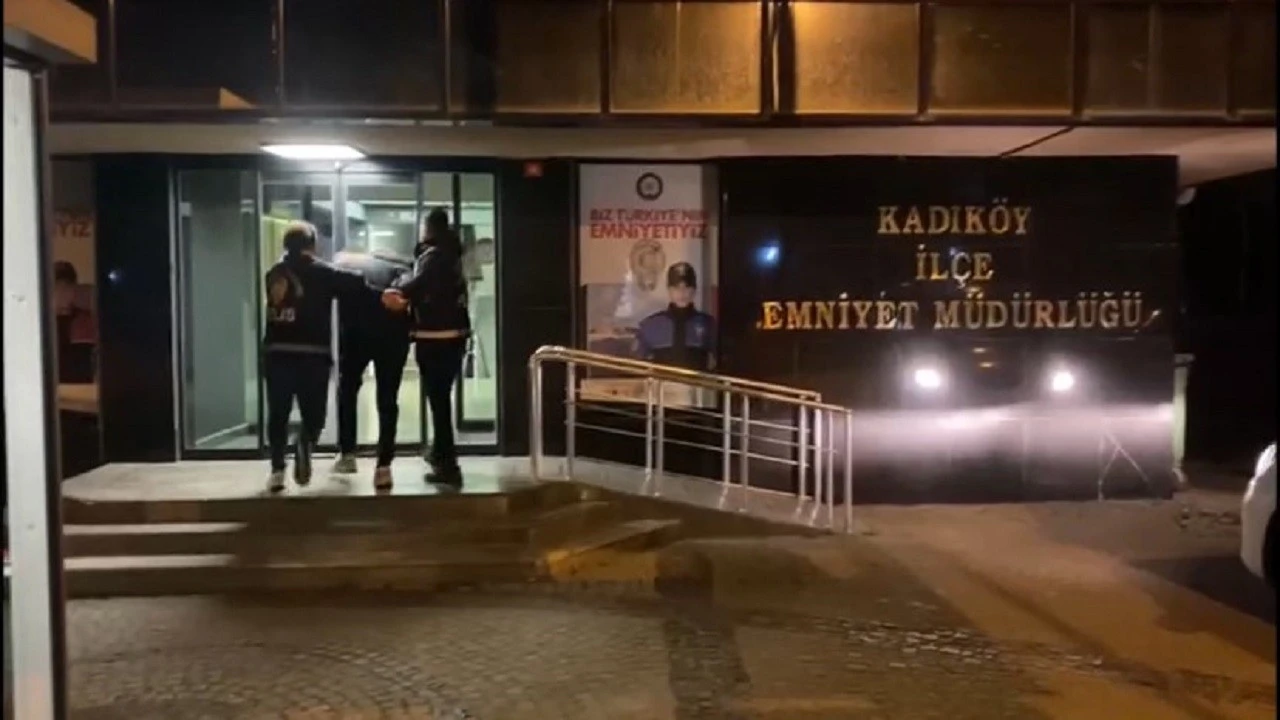 Kadıköy'de Galatasaray taraftarına saldırı! 1 kişi yaralandı