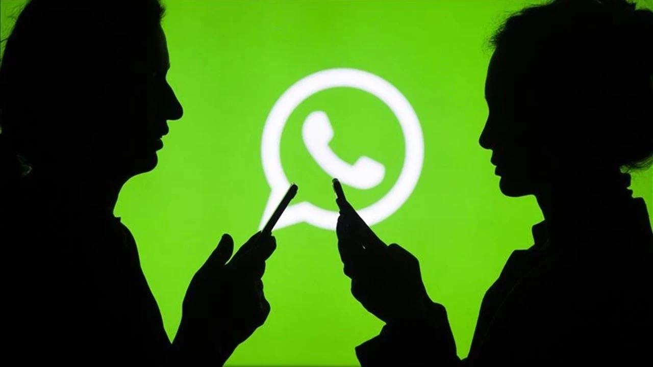 WhatsApp'ta yeni dönem! Canlı fotoğraf, belge tarama ve özel sohbet temaları...