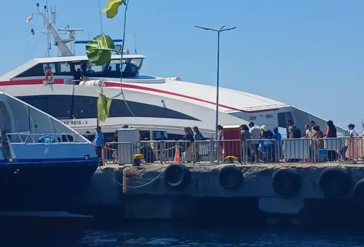 İDO feribotu kayaya çarptı; yolcuların panik anları kamerada