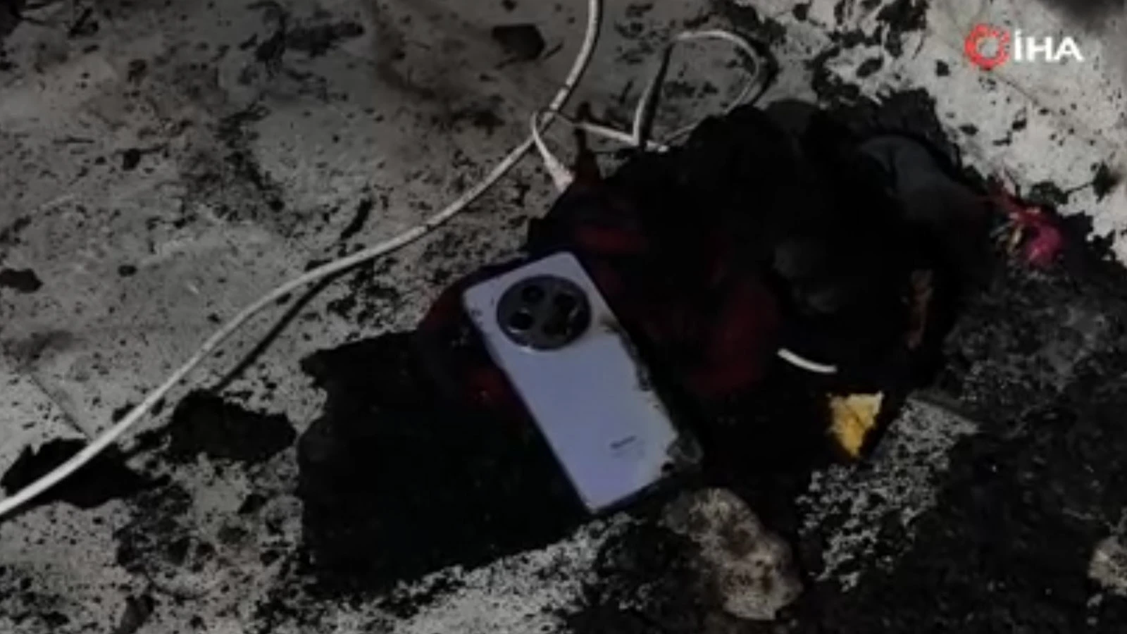 Hakkari'de evde patlayan telefon yürekleri ağza getirdi, aile ölümden döndü