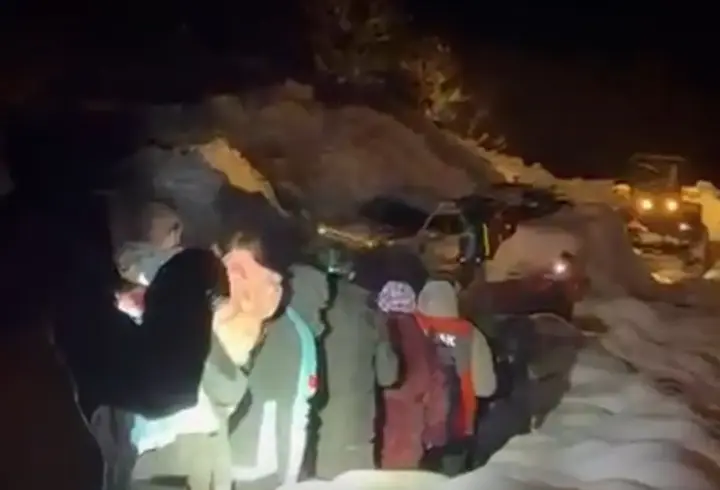 Tunceli’de mezrada rahatsızlanan 6,5 aylık hamile kadın kurtarıldı