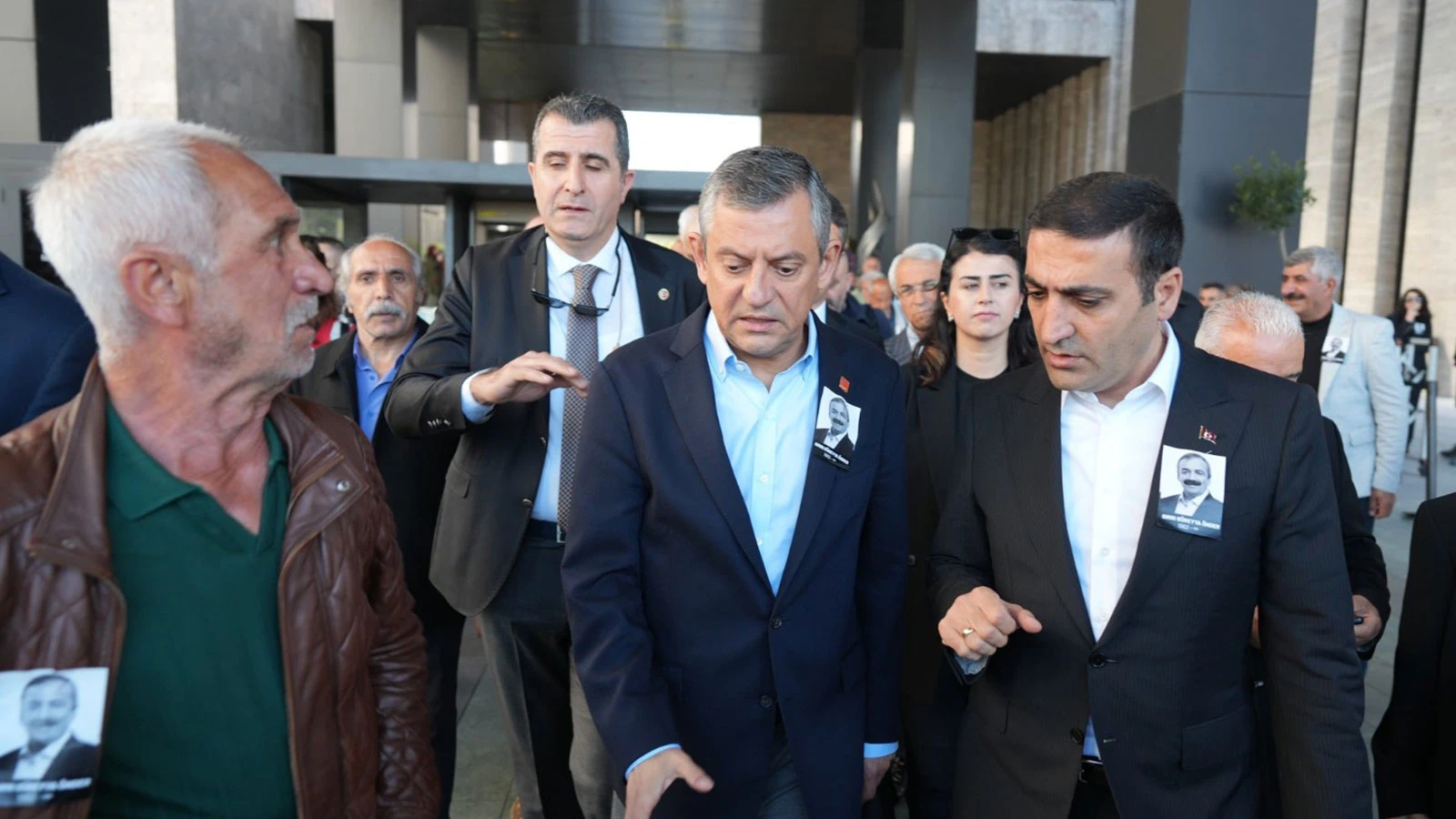 Özgür Özel'e saldıran erkeğin 2004 yılında 2 çocuğunu öldürdüğü ortaya çıktı