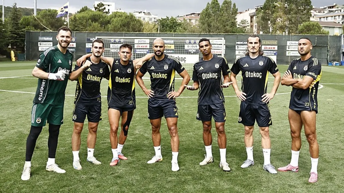 Fenerbahçe'de çifte ayrılık! Yıldız isim bu hafta gidiyor