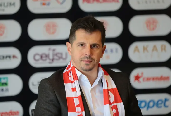 SON DAKİKA | Antalyaspor'da Emre Belözoğlu dönemi sona erdi!