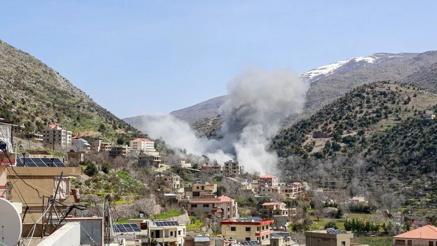 İsrail ordusunun Lübnan'ın güneyinde çevresini hedef aldığı hastanede hasar oluştu