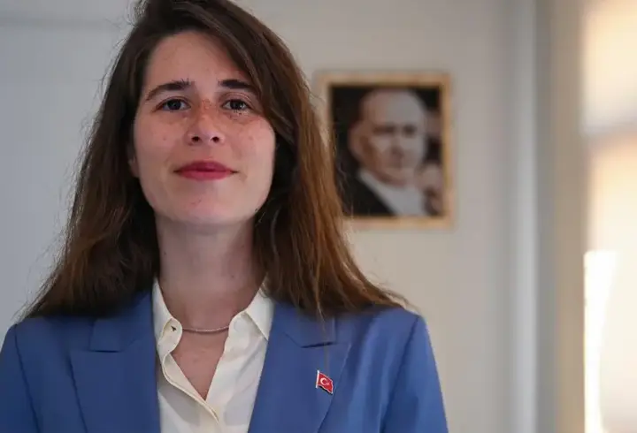 Çeşme Belediye Başkanı Lal Denizli ifade vermeye geldi
