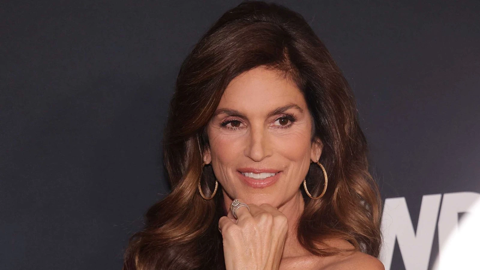 Cindy Crawford ve meşhur beni 60 yaşında ve hala çok güzel
