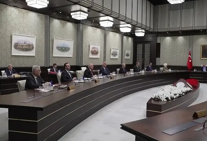 KABİNE TOPLANIYOR! İşte masadaki konular: Terörsüz Türkiye-ABD/İran gerilimi-Emekli ikramiyesi-Enflasyonla mücadele...