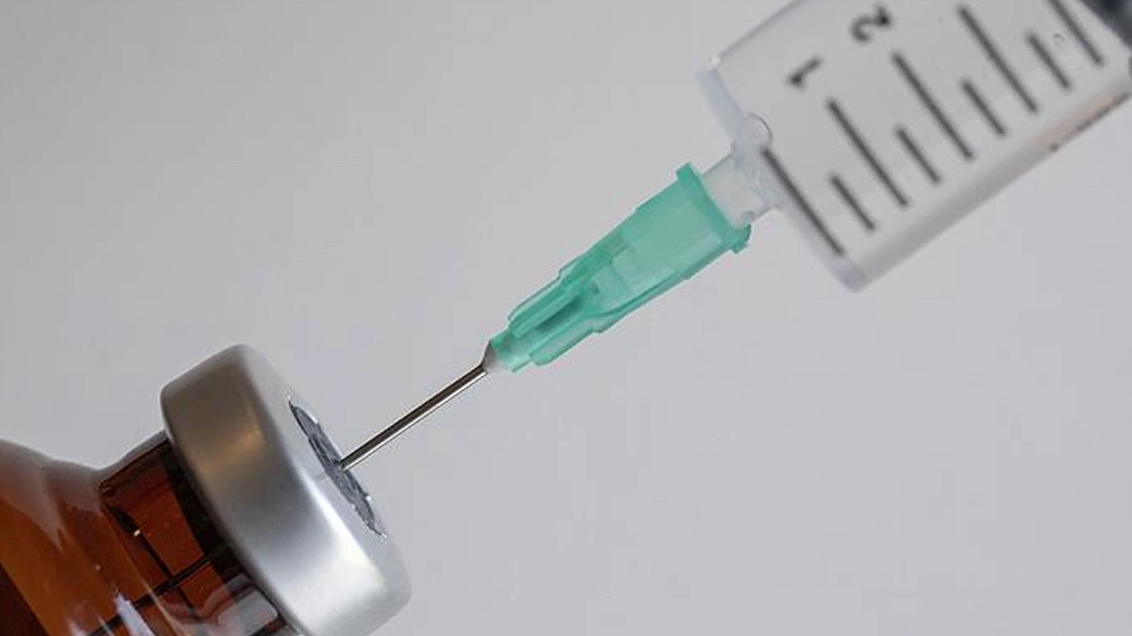 Doktora 'yanlış iğne' yapıldığı iddiasına soruşturma