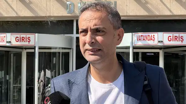 Gözaltındaki Yazarımız Murat Ağırel'den İlk Mesaj: 'Yapmadığım Haber Nedeniyle Gözaltına Alınmak Da Nasip Oldu!'