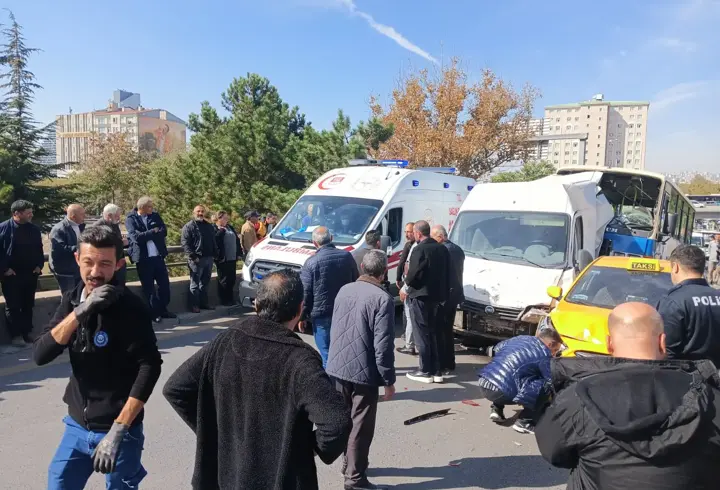 Ankara'da 6 araçlı zincirleme kaza: 6 yaralı