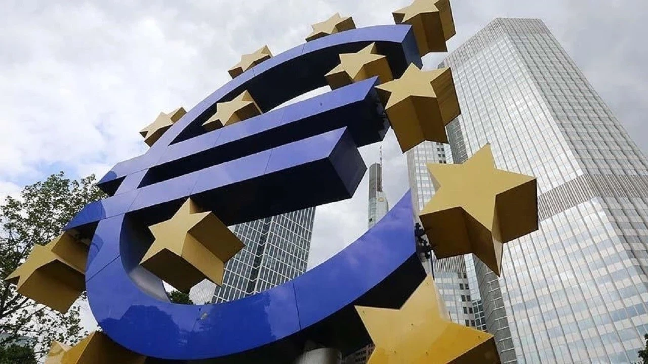 Euro Bölgesi'nde yatırımcı güveni ekimde yükseldi