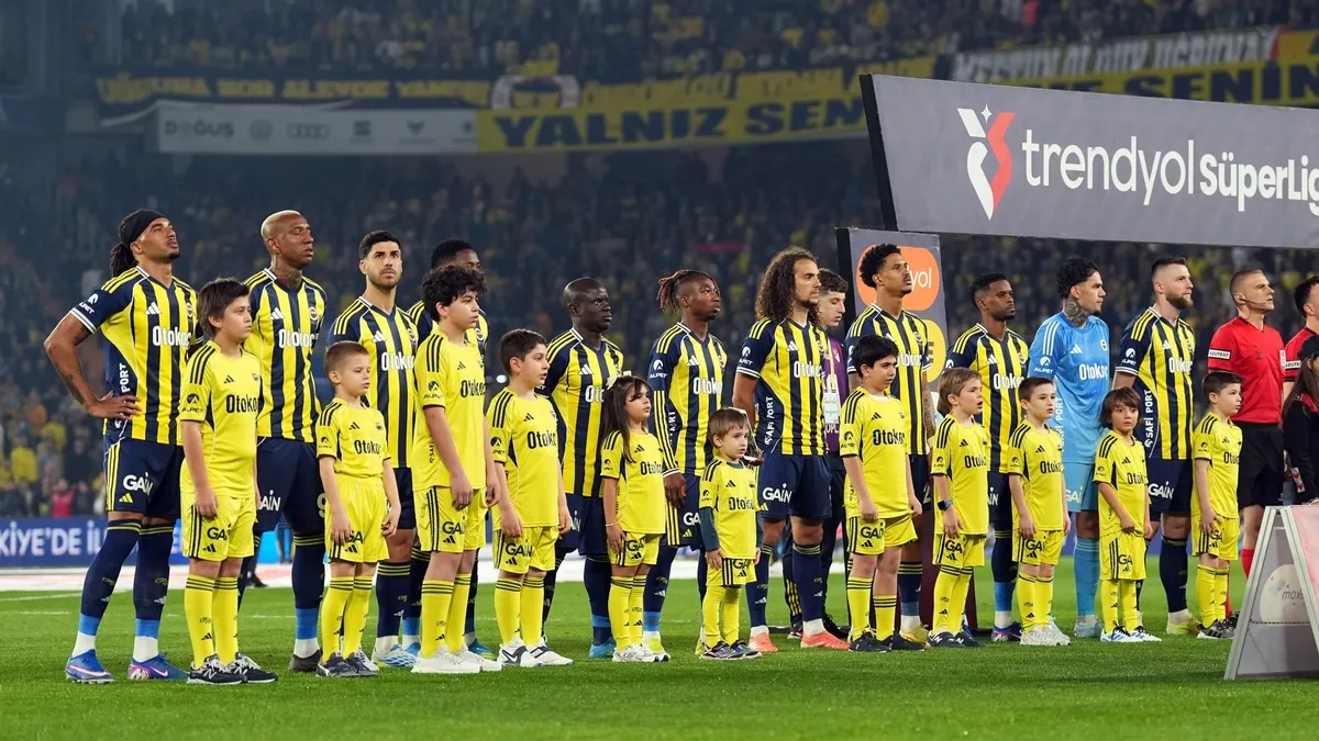 PSG'den Fenerbahçe'nin yıldızına transfer kancası!