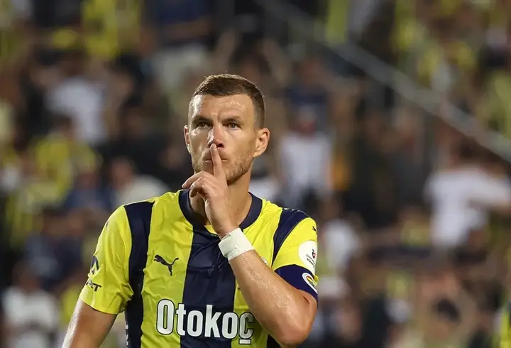Fenerbahçe’den ayrılan Edin Dzeko’nun yeni adresi İtalya