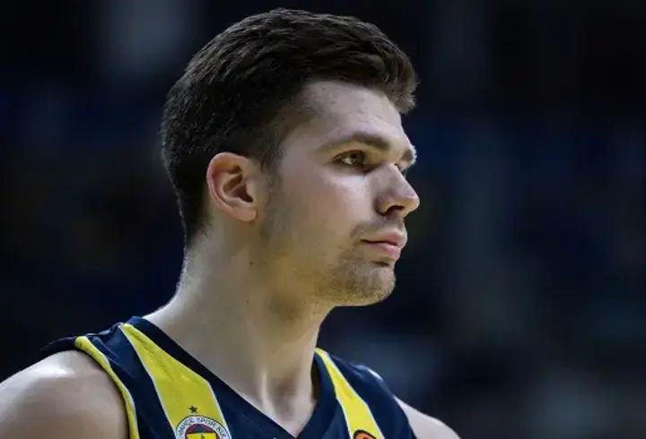 Fenerbahçe'nin yıldızı Tarık Biberovic kararını verdi! NBA'e gidecek mi?