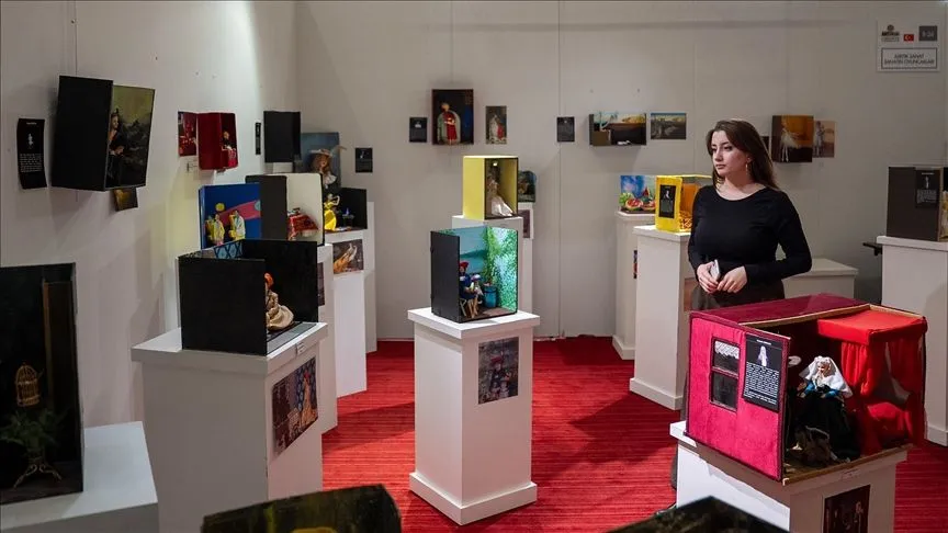 Ünlü sanat eserleri atık malzemelerle oyuncaklara dönüştü