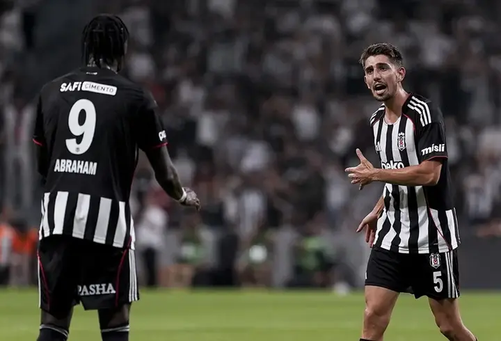 Beşiktaş 3-2 St. Patrick’s Maç Özeti | Kartal, play-off'a kanat çırptı