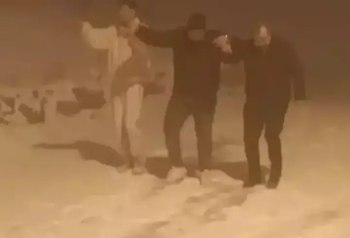 Uludağ'a kar yağışını horonla kutladılar