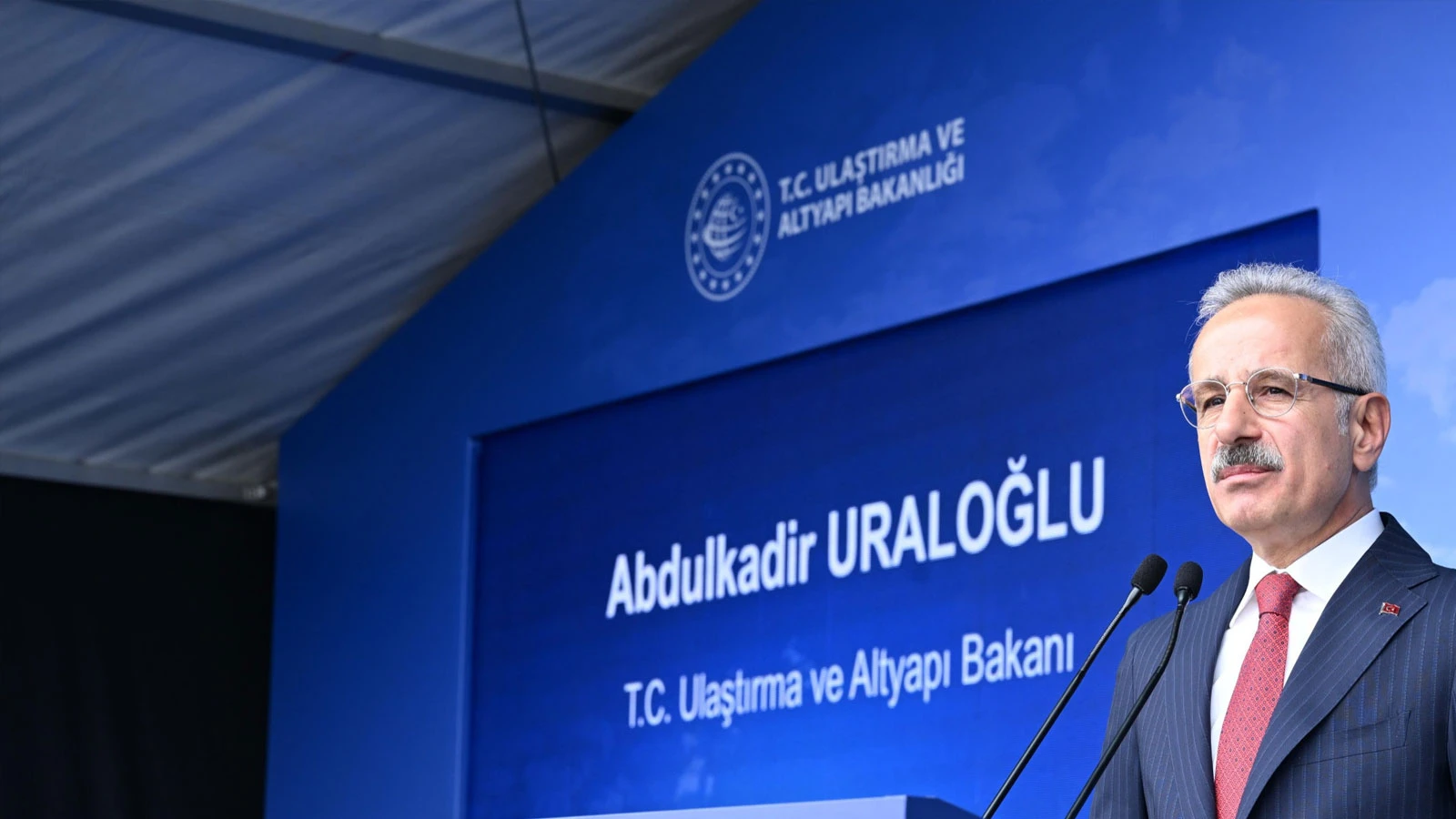 İstanbul Havalimanı'nda üçlü pist operasyonları bir yıldır hizmette