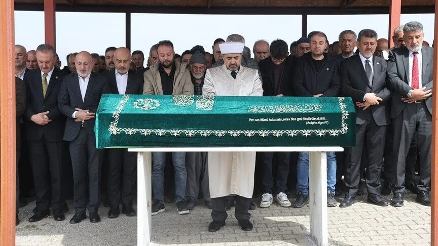 Kahramanmaraş'taki okul saldırısında hayatını kaybedenler son yolculuğuna uğurlanıyor