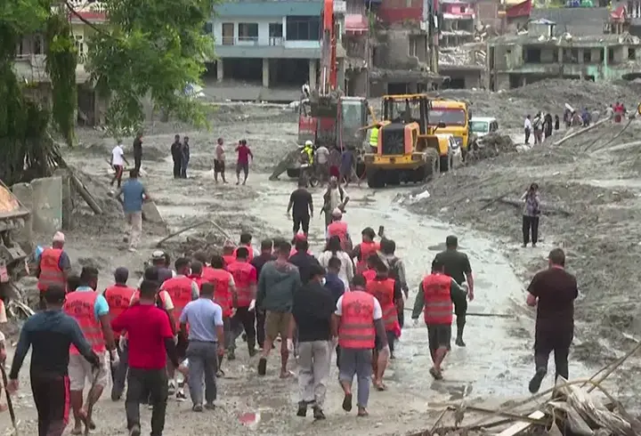 Nepal'de can kaybı 933'e yükseldi… Tünellerde mahsur kalan işçilere ulaşma çabaları sürüyor