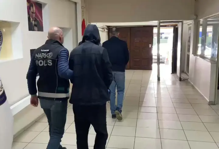 İzmir'de ele geçirilen 39 kilo uyuşturucuya 1 tutuklama