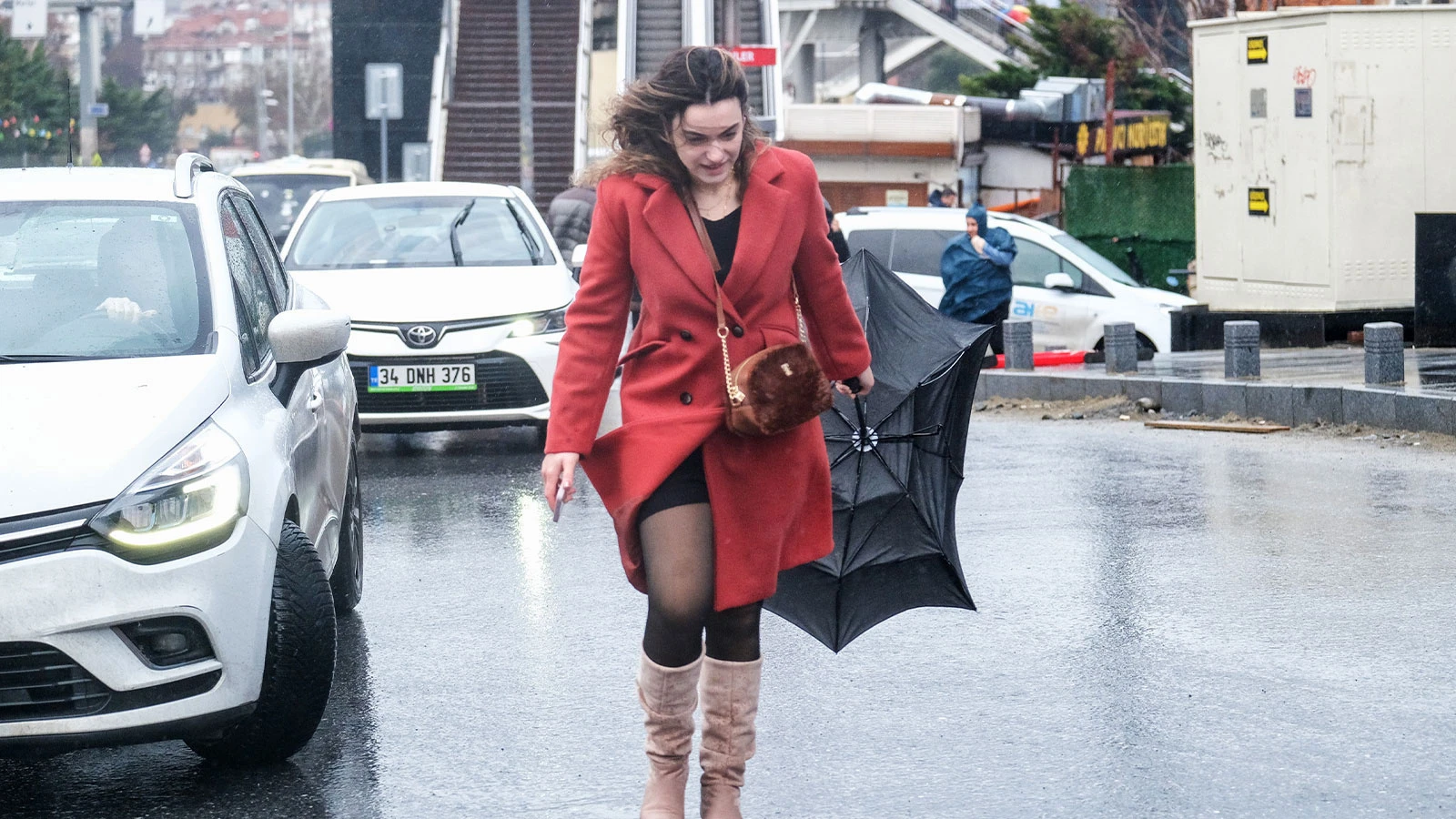 Valilik uyardı! İstanbul'da hava soğuyor; yağış geliyor