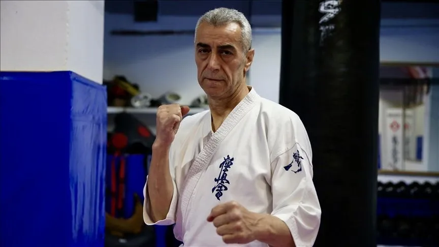 Zayıflamak için başladığı karatede 36 yıldır şampiyon yetiştiriyor