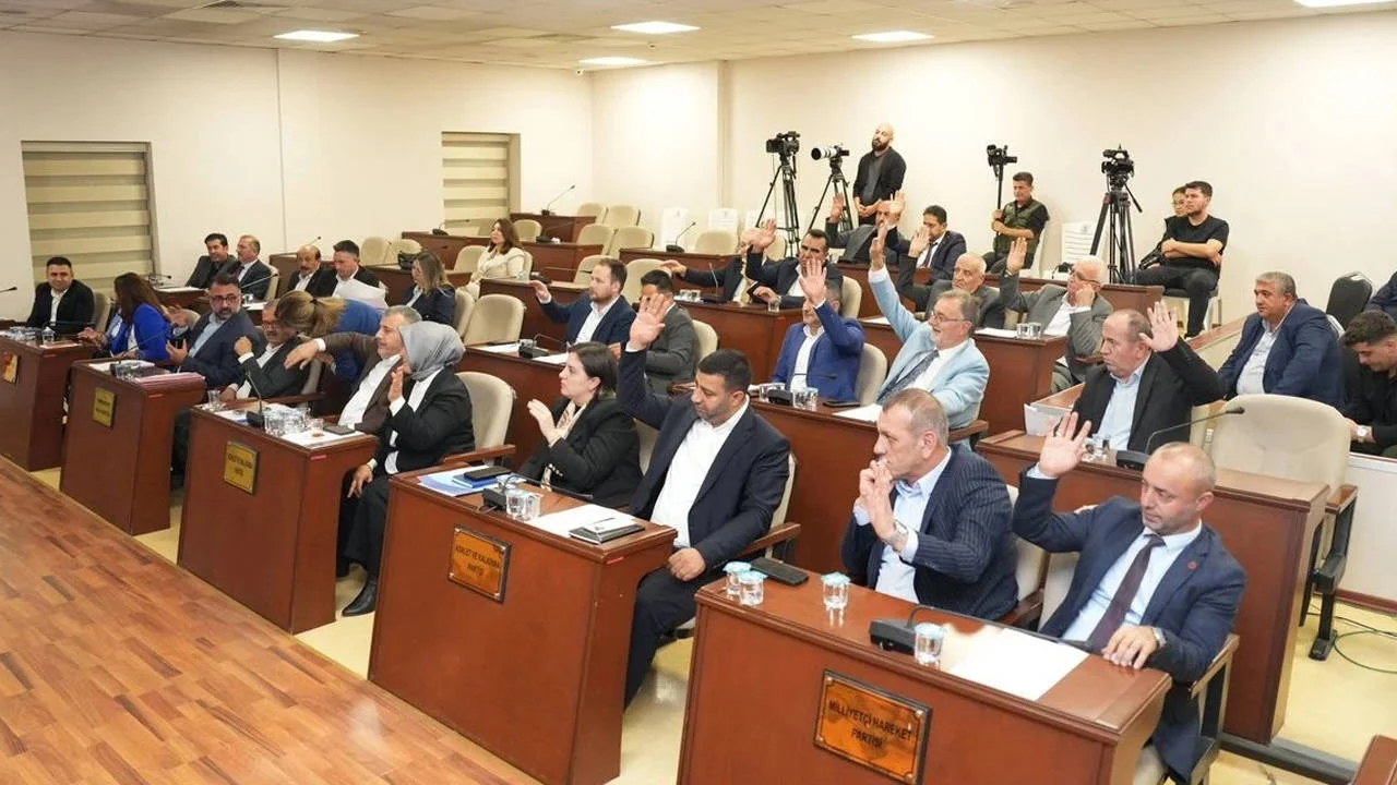 Eren Ali Bingöl CHP'den AKP'ye Geçti, İller Bankası'ndan Krediyi Kaptı