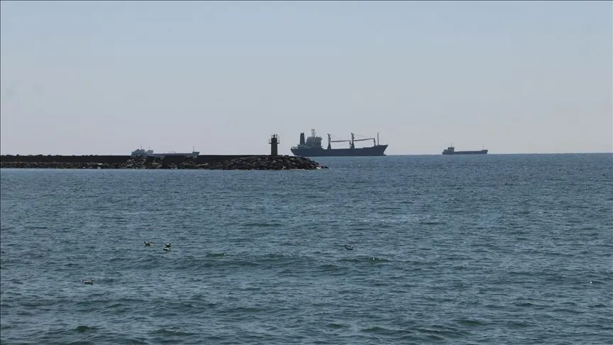Tekirdağ'da poyraz 2 gündür deniz ulaşımını olumsuz etkiliyor