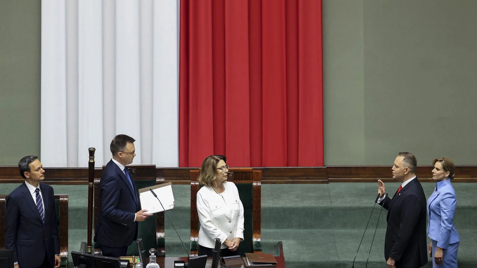 Polonya Cumhurbaşkanı Nawrocki yemin ederek göreve başladı