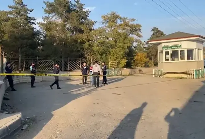 Elazığ’da fabrika önünde silahlı ve bıçaklı kavga: 3 yaralı