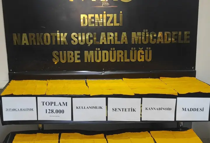 Denizli'de otomobilde 128 bin kullanımlık sentetik uyuşturucu ele geçirildi